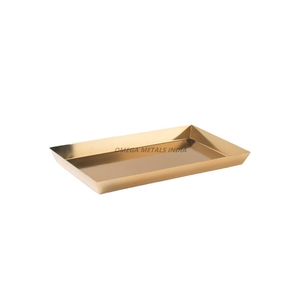 Plateau de service ovale en or luxueux avec finition texturée unique et design élégant, parfait pour présenter des objets décoratifs - Product Image 2