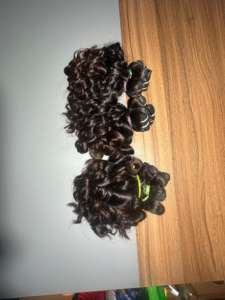 Vente en gros d'extensions de cheveux humains Remy indiens bruts non traités, faisceaux alignés de cuticules bouclées de bébé vierge du vendeur - Product Image 3