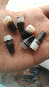 ลูกปัดอาเกตซูเลมาเนียแบบมีแถบ เหมาะสำหรับนักออกแบบเครื่องประดับพื้นเมืองและแบบดั้งเดิม และร้านขายลูกปัด - Product Image 3