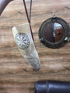 Cuerno para beber estilo vikingo Taza de cuerno auténtica perfecta para Fiestas Medievales Beber hidromiel o regalos únicos - Product Image 3