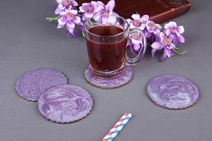 Dessous de verre en résine classiques faits à la main fleurs sèches et pressées Design mignon tapis de tasse de bureau ensemble pour la décoration intérieure et les boissons - Product Image 6