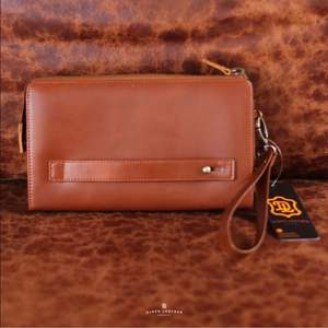 Pochette en cuir de vache indonésienne de qualité supérieure fabriquée à la main longue fermeture éclair sac à main avec dragonne et intérieur spacieux - Product Image 3