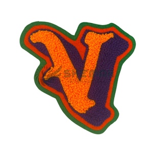 Venta al por mayor 2025 parches de chenilla logotipo personalizado accesorios de ropa parches bordado diseño de logotipo según la demanda del cliente OEM - Product Image 1