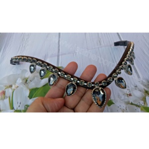 Frontaliers équestres haut de gamme en cuir avec cristaux en V, taille personnalisable, marron et noir intemporels, faits à la main MS TECHIFY EXPORTS - Product Image 1