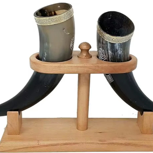 Taza de cuerno vikingo de búfalo auténtica de alta calidad con opciones de marca personalizadas para entusiastas de la mitología nórdica al precio más barato - Product Image 1