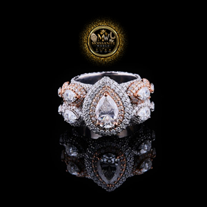 Anillo de cóctel de moissanita en oro rosa para mujer, corte de pera, gota de agua, pavé, joyería de boda - Product Image 1