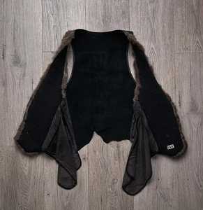 Chaqueta clásica de Invierno para mujer, nueva moda, chaleco de piel con cuello en V, traje informal sin mangas para mujer, bolsillo con botones de algodón de cuero crudo - Product Image 2