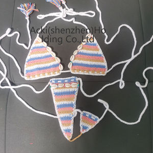 Ensemble de bikini en crochet fait main avec des pampilles et des perles, style tendance pour femmes, maillot de bain de plage - Product Image 1