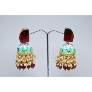 Pendientes de aro largos de latón hechos a mano con acabado mate dorado tradicional meenakari para fiestas, para niñas y mujeres - Product Image 1