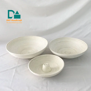 Corbeille à pain en rotin écologique avec doublure blanche ronde pour la cuisson artisanale du pain au levain au Vietnam - Product Image 4
