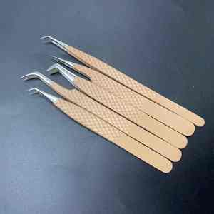 Pinzas de extensión de pestañas con agarre de diamante de etiquetado privado con puntas de fibra hechas con acero inoxidable japonés - Product Image 6