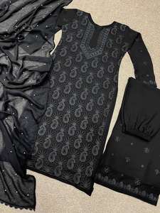 El mejor diseñador listo para usar ropa de boda Faux Georgette hermoso bordado pesado trabajo Top y Palazzo con encaje elegante Dupatta - Product Image 4