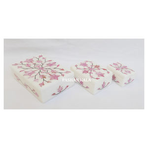 Marbre blanc de qualité supérieure nacre rose incrustation décorative meilleure boîte de conception pour femme et filles pour le stockage de bijoux - Product Image 1