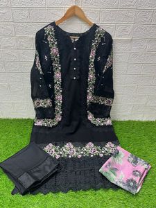 Conjunto de Túnica Elegante de Ropa India y Pakistaní de Primera Calidad, Bordada a Mano con Estampado Digital en el Dupatta, Mangas Elegantes - Product Image 6