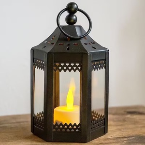 Juego de 2 Portavelas de Metal Dorado, Diseño Elegante para Colgar, Acabado Duradero, Brillo Cálido Ambiental para Decoración Festiva del Hogar - Product Image 5
