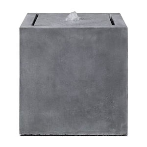 Fuente Eléctrica de Jardín para Paisajismo, con Forma de Cubo de Aluminio Negro Pulido, Resistente a la Intemperie, de Montaje en Suelo y Conexión Eléctrica - Product Image 1