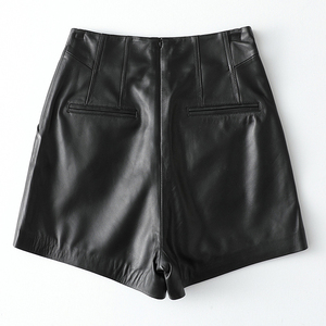 Short pour femmes de couleur unie personnalisé OEM short en cuir PU short décontracté à taille haute en similicuir - Product Image 2