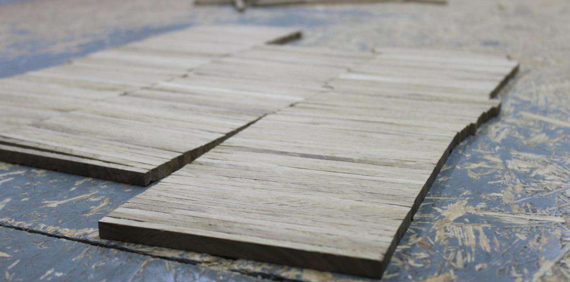 สีเทาเข้ม