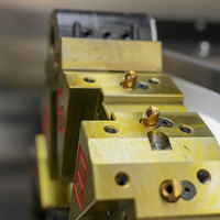 Tour CNC à banc incliné compact avec banc incliné à 30 degrés et base en fonte HT300 pour raccords hydrauliques et broches de précision