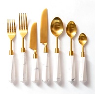Ensemble de couverts en acier inoxydable avec poignée en bois design unique pour restaurant hôtel mariage