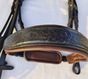 Bridon équestre rembourré doux pour cheval, cristaux de roche, cuir verni, marque indienne MH Global Exports, modèle MH-HB-43, personnalisé - Product Image 2