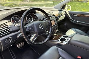 Mercedes-Benz R350 4Matic d'occasion en excellent état, modèle 2012 - Product Image 4