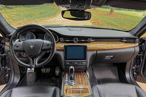 Q-uattroporte S Q4 GranLusso d'occasion, moteur V6 biturbo de 3,0 litres - Product Image 2