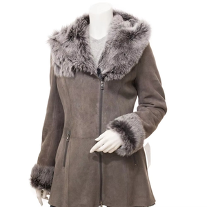 Veste en cuir brillante surdimensionnée sur mesure pour femmes, vêtements d'extérieur tendance pour femmes - Veste en cuir de moto respirante - Product Image 2