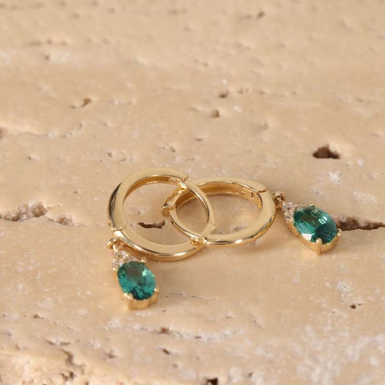 สีเขียว