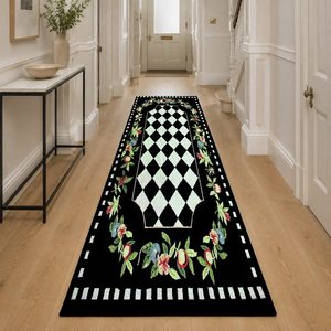 Alfombra de Chenilla Lavable a Máquina con Estampado Digital Tradicional Anatolia en Gris Carbón, Antideslizante, Modelo LXDP-0563 de RUGS DEPOT, Venta al Por Mayor - Product Image 5