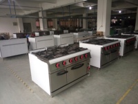 Four à gaz de luxe à 6 brûleurs et armoire à 1 porte Équipement de cuisine commerciale pour les chefs de cuisine industriels
