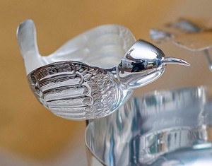 Bol de service design oiseau argenté Vaisselle de table en métal PP avec base pour la maison Hôtel Restaurants pour le service de nourriture au chocolat - Product Image 5