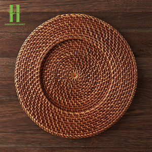 Assiettes de présentation en rotin naturel tissé à la main pour décoration de table de mariage napperons festonnés en osier du Vietnam Meilleure vente - Product Image 1