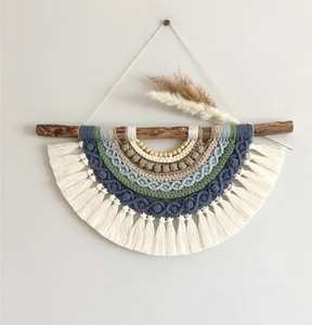 Macramé de algodón suave para colgar en la pared, venta al por mayor, perfecto para casas temáticas neutrales o cafés rústicos que ofrecen un valor artístico atemporal - Product Image 6