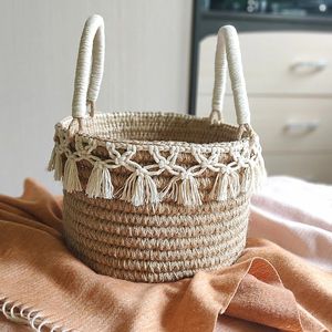 Panier en corde macramé avec poignées pour un transport facile et un rangement polyvalent dans n'importe quelle pièce - Product Image 5