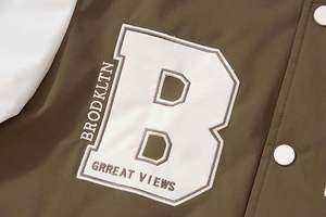 Chaqueta Varsity Personalizada para Hombre de Alta Calidad, con Bordado Chenille, Patrón de Letras, Tela de Lona Delgada, Material de Poliéster - Product Image 2