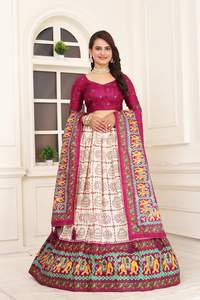 DESIGNER NET SOIE BRODIERIE SEQUENCE TRAVAIL LEHENGA CHOLI AVEC DUPATTA ROSE CLAIR - Product Image 5