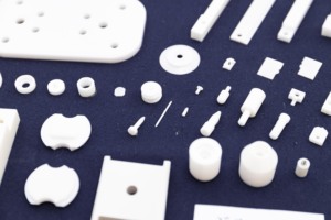 Pièces en céramique industrielles de précision technique faite sur commande de matière première de zircone - Product Image 2