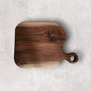 Tabla de cortar de madera con acabado elegante, tabla de quesos de acero inoxidable con cuchillo, donde el estilo atemporal se encuentra con la utilidad práctica de la cocina - Product Image 1