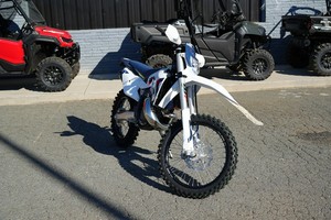 NOUVELLE <span class=keywords><strong>Moto</strong></span> <span class=keywords><strong>Husqvarna</strong></span> TE 150 2026 – Nouvelle <span class=keywords><strong>Moto</strong></span> Tout-Terrain - Product Image 4