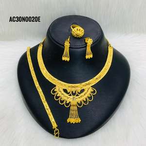 Conjunto de collar de joyería de moda chapado en oro de nuevo diseño de todo tipo para mujer Cadena de caja de patrón de flores de moda para boda - Product Image 1