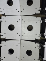 Plaque de montage en tôle découpée au laser CNC de précision, avec points de fixation par vis à trou central, pour boîtier de moteur, pièces d'automatisation, fabrication OEM, modèle de marque