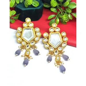 Pendientes de Mujer Chapados en Oro con Piedra Monalisa Gris y Meenakari Kundan, Joyería de Moda - Product Image 1