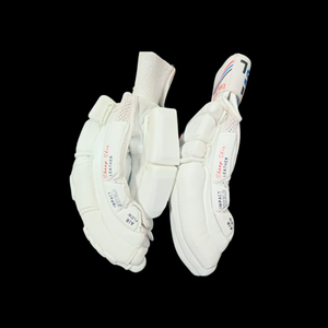 Guantes de bateo de cricket PU cuero ligero transpirable duradero con logotipo personalizado Color indio hecho a mano para uso con la mano derecha izquierda - Product Image 4