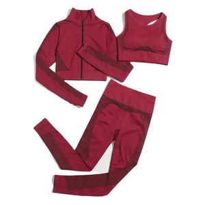 Conjunto de Yoga Premium de 3 Piezas para Mujer, Cintura Alta, Secado Rápido, Transpirable, Leggings Elásticos y Sujetador Deportivo con Cierre de Cordón y Estampado de Malla - Product Image 1