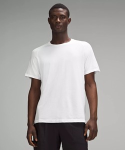 Nueva Colección Verano 2025: Camiseta de Punto Transpirable de Manga Corta con Cuello Redondo, Ajuste Regular, Sensación Fresca y a la Moda para Hombre, con Logotipo Personalizable - Product Image 1