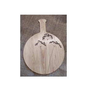 Tabla de cortar de madera hecha de madera maciza de primera calidad para uso profesional en la cocina por chefs y cocineros caseros - Product Image 1