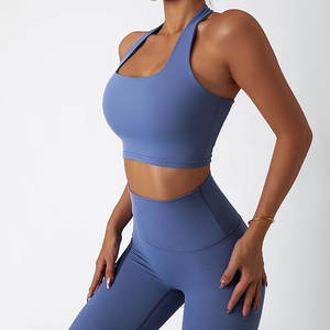 Conjunto de yoga sin mangas para mujer con logotipo personalizado Diseño de secado rápido transpirable Patrón sólido Logotipo frontal Pantalones cortos Longitud - Product Image 6