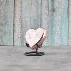 Support d'urne souvenir coeur en laiton urnes en laiton gravées pour cendres humaines souvenirs de coeur de haute qualité crémation par Falah International - Product Image 5