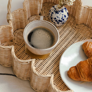 Plateau rond en rotin tissé à la main avec poignées pour la cuisine et la table à manger - Product Image 4